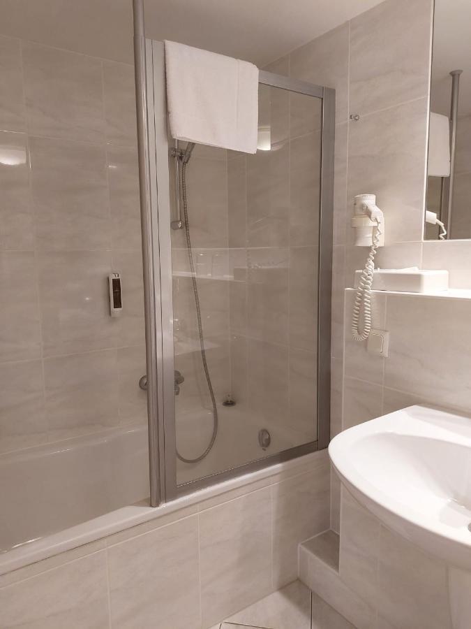 Hotel Goldener Stern ซังคท์อิงแบร์ท ภายนอก รูปภาพ